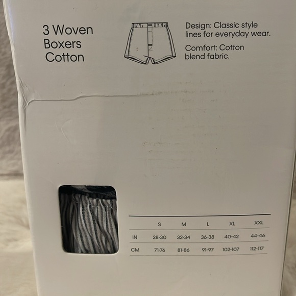 Calvin Klein Men's Classic Fit Boxers - Woven Boxer 3 Pack (XL) - Picture 3 of 9